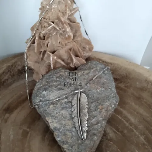 Original collier !! feather !! pendentif big feather en metal sautoir maille en acier inoxydable argente long 50.2cm the bad reb
