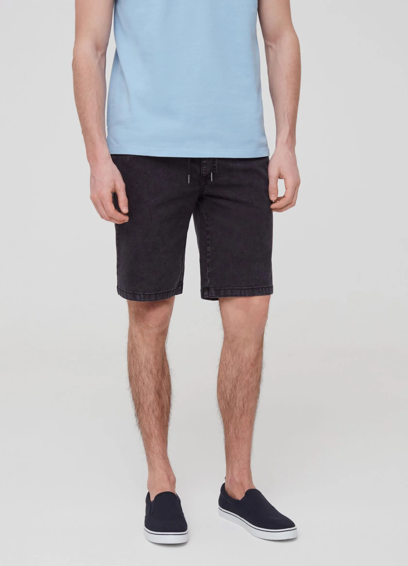 Pantalons Homme | Short denim joggers with pockets Noir canon de fusil | OVS